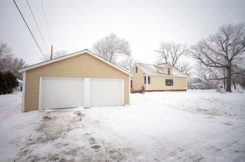 210 3rd St, Donnelly, MN 56235-1163
