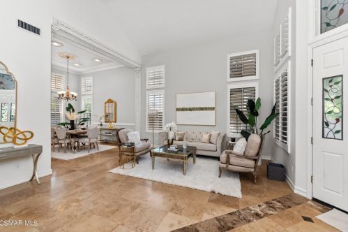 531 Granite Hl St, Simi Valley CA 93065-0608 exterior