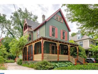 14 Cottage Ave, Tavistock, NJ 08033-3304