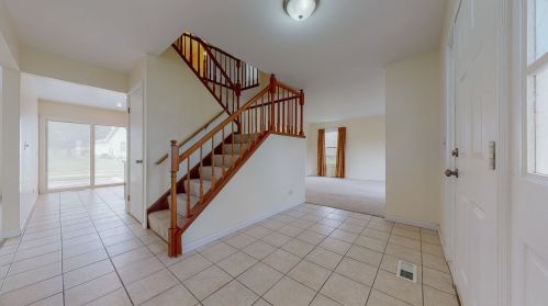 55 Mill Pond Dr, Glendale Heights, IL 60139-1946
