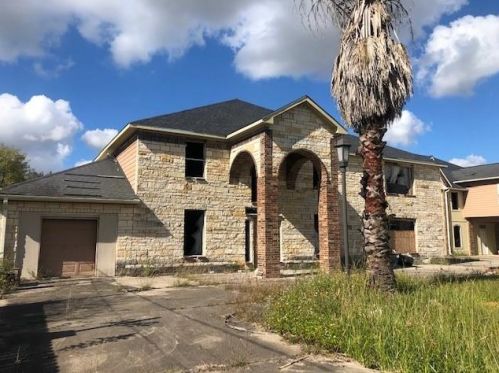 327 Magnolia St, Channelview, TX 77530-3116