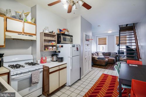 922 4 St, Philadelphia PA 19147-4104 exterior