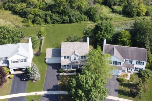 848 Tiffany Farms Rd, Antioch, IL 60002-1161