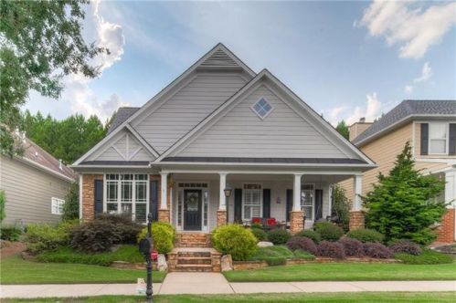 813 Scales Rd, Suwanee, GA 30024-1829