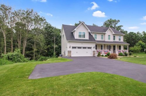 28 Randeau Psge, Westerly, RI 02891-1145