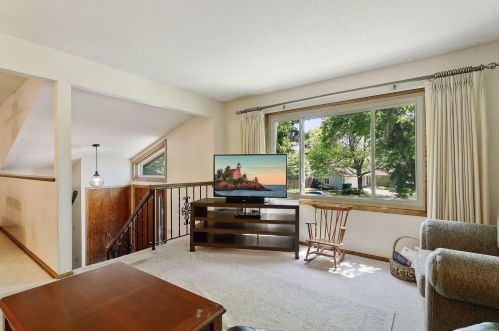 615 Bucher Ave, Saint Paul MN  55126-4628 exterior