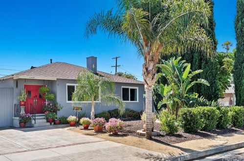 6304 Peach Ave, Van Nuys, CA 91411-1108