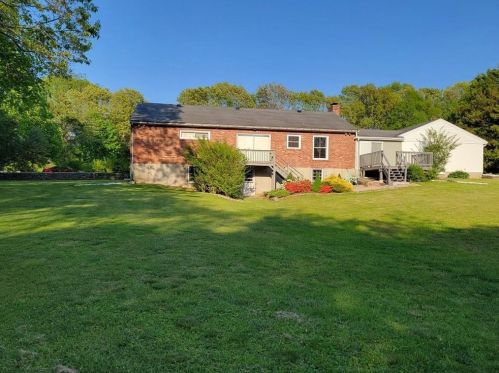 25 Nichols Ln, Westerly, RI 02891-1308