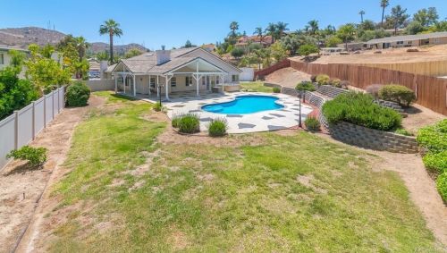 170 Shadow Glen Ct, El Cajon, CA 92019-1158