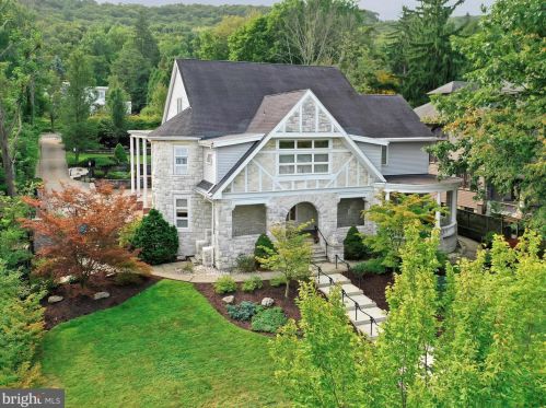1407 Mahantongo St, Primrose, PA 17901-3307