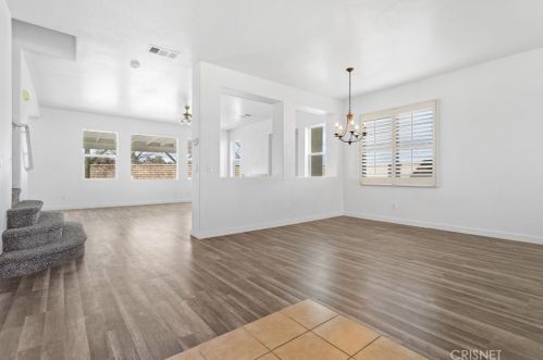 44015 Moccasin Pl, Lancaster CA  93536-6857 exterior