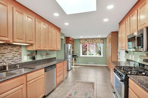 2443 Echo Dr, Atlanta GA  30345-3526 exterior