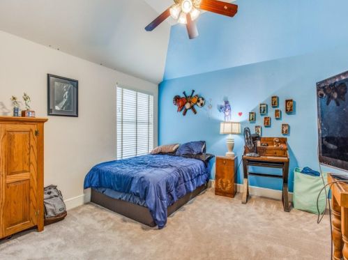 4401 Bay Vly Dr, Garland TX  75043-1874 exterior