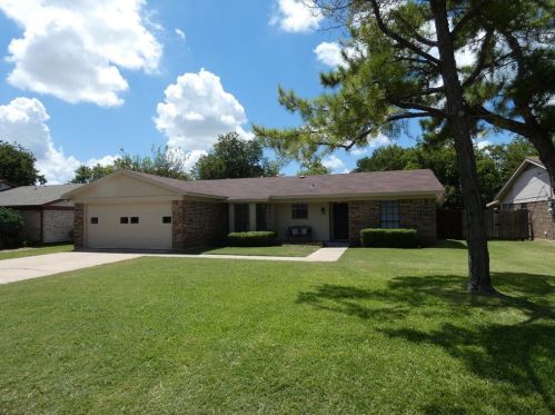 1116 Tobie Layne St, Fort Worth TX  76126-3712 exterior