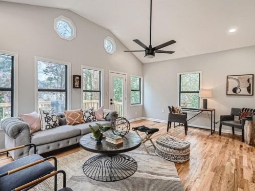 2114 Drew Vly Rd, Atlanta GA  30319-3918 exterior