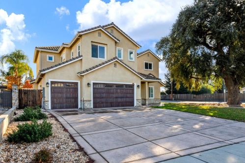 926 Cypress Point Dr, Ripon, CA 95366-9436