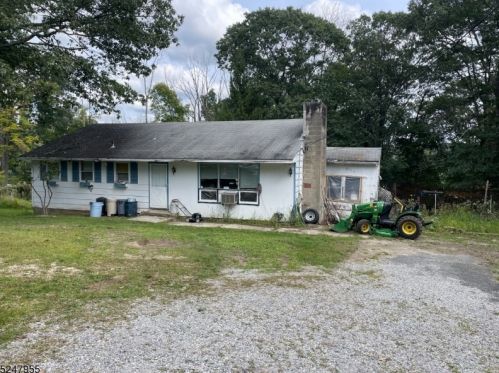 5 White Birch Ter, Sparta, NJ 07871-2809