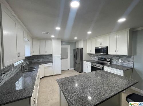 2203 Larry Dr, Green Lake, TX 77979-4507