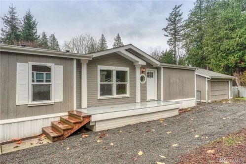 4557 Pender Dr, Ferndale, WA 98248-9585