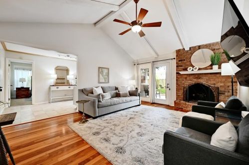 11609 Elk Park Trl, Austin TX  78759-4113 exterior