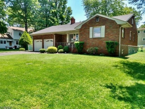 85 Grand St, Clark, NJ 07066-1533