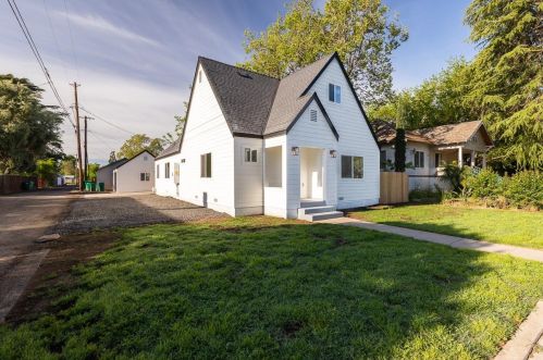 1555 Sycamore St, Gridley, CA 95948-2851
