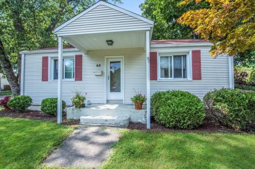 25 Maple Dr, North Kingstown, RI 02852-2209