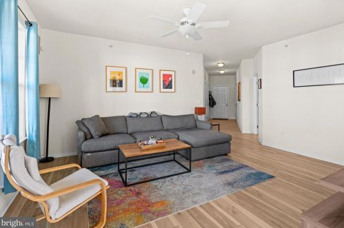 1037 Timberlake Dr, Trenton NJ  08618-1464 exterior