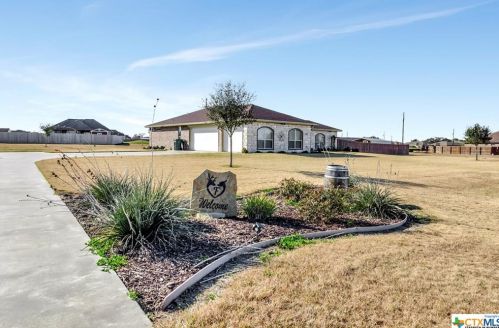 343 Chaparral Dr, Victoria, TX 77905-3362