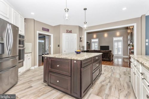 8 Farmstead Pl, Middletown MD  21769-7742 exterior