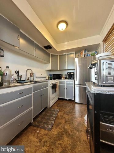 8202 Ditman St, Philadelphia PA 19136-2814 exterior