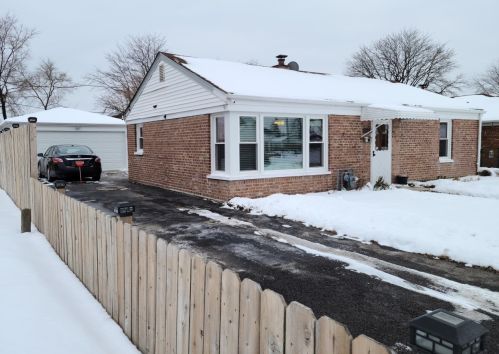 9605 Richard Ave, Schiller Park, IL 60131-3320