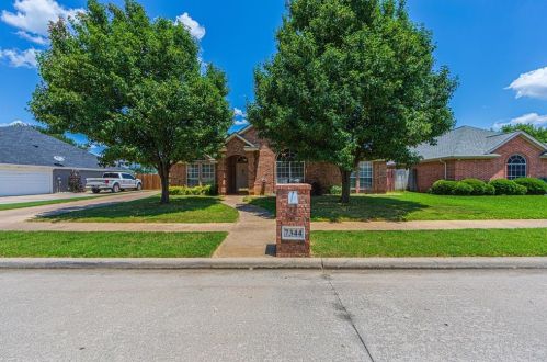 7344 Hidden Oaks Dr, Fort Worth TX  76182-3405 exterior