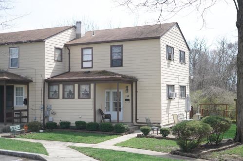 13 Foxworth Ln, Cincinnati, OH 45218-1503