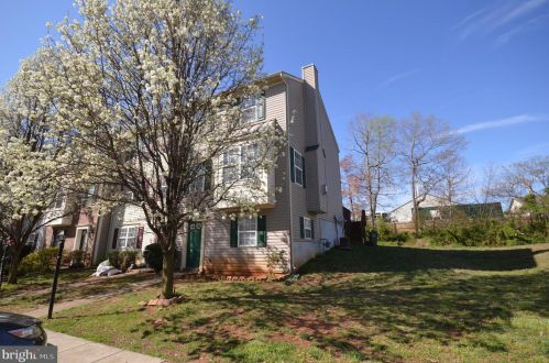 300 Regina Ln, Fredericksburg, VA 22405-8721