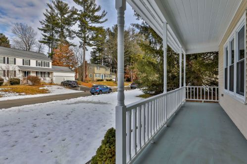 7 Royal Oak Dr, Nashua, NH 03064-1653