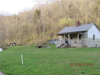 3937 Grapevine, Charleston WV  25320-7839 exterior