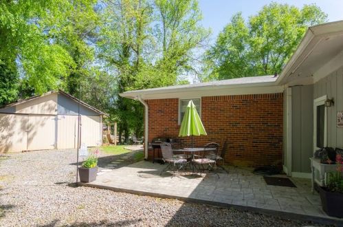 639 San Fernando Dr, Smyrna GA  30080-1435 exterior