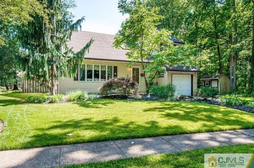 176 Lodi Ave, Metuchen, NJ 08840-2733