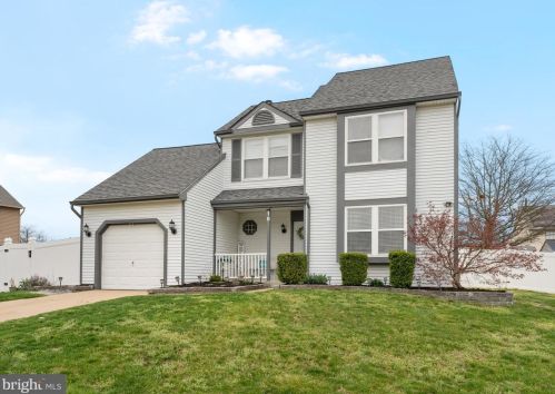 18 Maple Hollow Ln, Erial, NJ 08081-3911