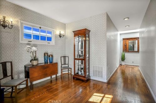 2205 Agnes Rd, Manhattan Beach, CA 90266-2521