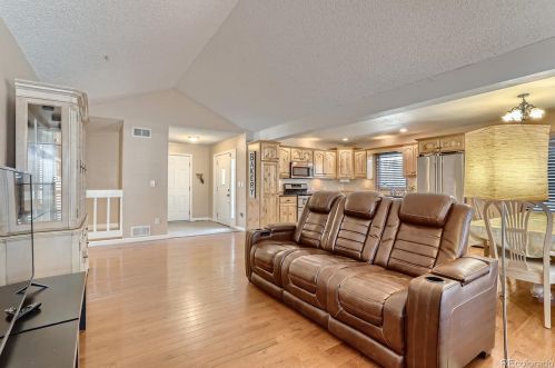 1434 Evanston St, Aurora CO 80014-3921 exterior