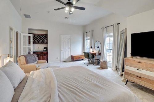 2540 Grn Oak Dr, Carrollton TX 75010-4221 exterior