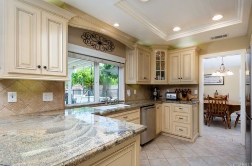 11421 Rancho Del Oro Dr, Riverside CA  92505-3582 exterior