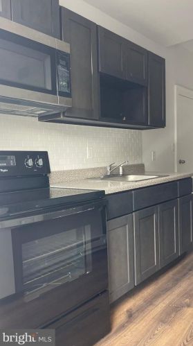 5626 12 St, Philadelphia PA 19141-4102 exterior