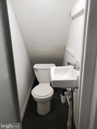 1813 19 St, Philadelphia PA  19146-1438 exterior