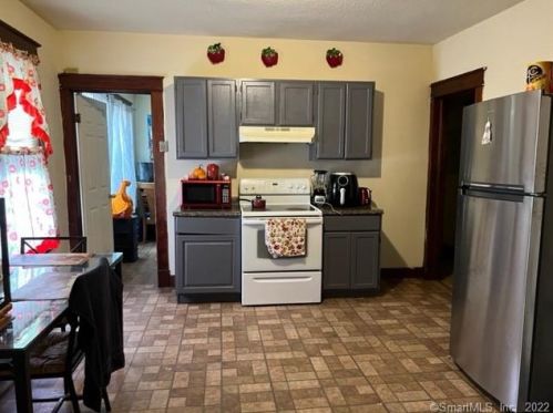 146 Charles St, Waterbury, CT 06708-4239