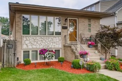 2609 Hessing St, River Grove, IL 60171-1729