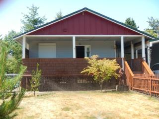 839 Riverview Ln, Chinook, WA 98614-1330