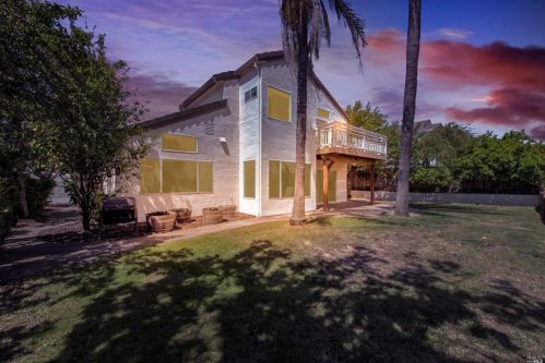 568 Periwinkle Pl, Benicia, CA 94510-3839